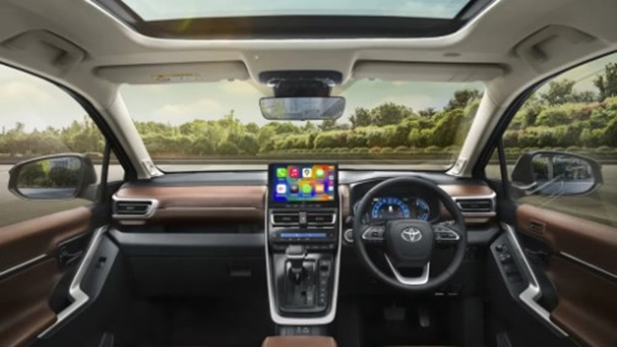 Toyota Innova Hycross