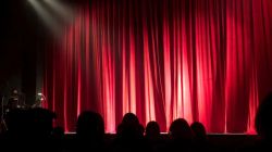 Career in Theater : अभिनय येत नाही पण नाट्यविश्वात करिअर करायचे आहेत? जाणून घ्या हे नऊ चांगले पर्याय