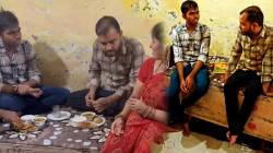 Success Story: चाळीतली छोटीशी खोली, अभ्यासासाठी शेजारच्यांचा वायफाय; तारेवरची कसरत करत आयआयटी प्रवेश परीक्षा उत्तीर्ण; वाचा अभिषेकचा प्रेरणादायी प्रवास