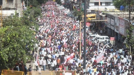Adivasis march to Vikas Bhavan for Pesa recruitment nashik news Adivasis march to Vikas Bhavan for Pesa recruitment nashik news