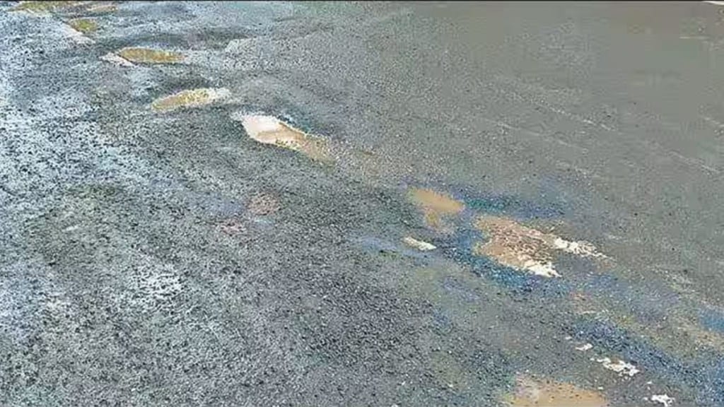 navi Mumbai digging roads mixed with sand