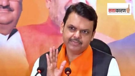 devendra fadnavis shivaji maharaj statue collapse