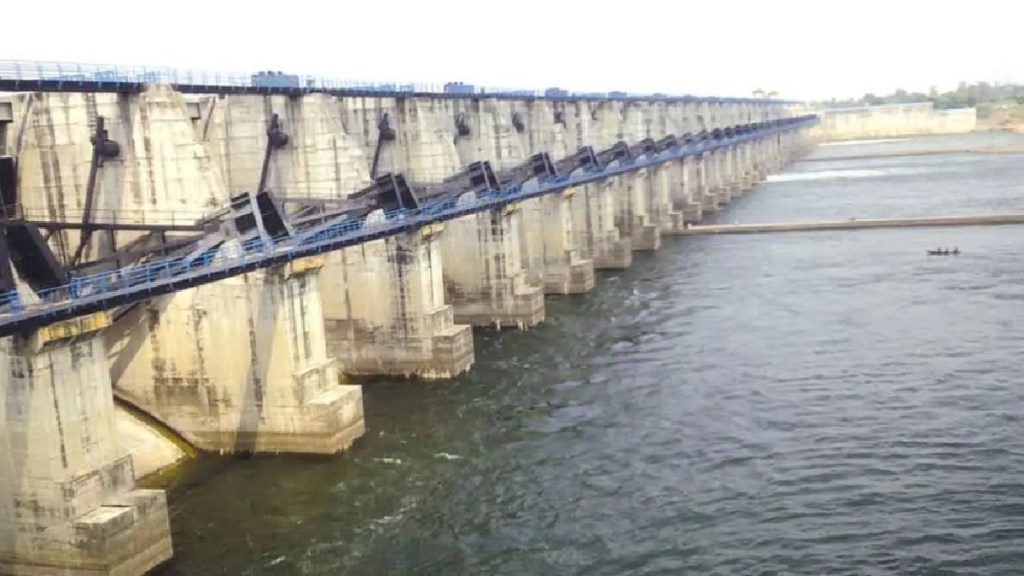 नागपुरात पोस्टर वॉर, काँग्रेसची गांधीगिरी