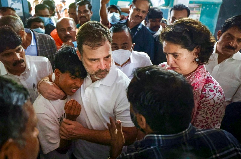 **EDS: IMAGE VIA AICC** Wayanad: Leader of Opposition in the Lok Sabha Rahul Gandhi with AICC General Secretary Priyanka Gandhi Vadra visits a relief camp for people affected by the landslides, in Wayanad district, Thursday, Aug. 1, 2024. (PTI Photo)(PTI08_01_2024_000475B)