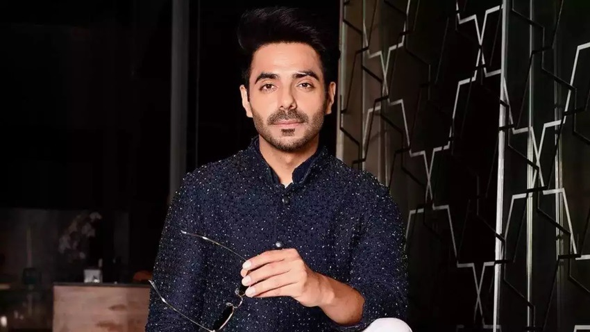  Aparshakti Khurana Fees