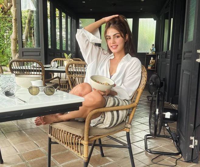 Rhea Chakraborty and Nikhil Kamath Pictures