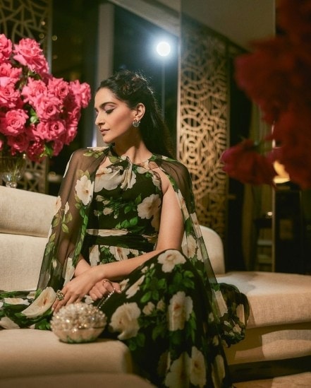 Sonam Kapoor Judith Leiber clutch