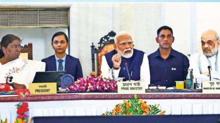 governor should be a bridge between centre and state says pm modi at conference