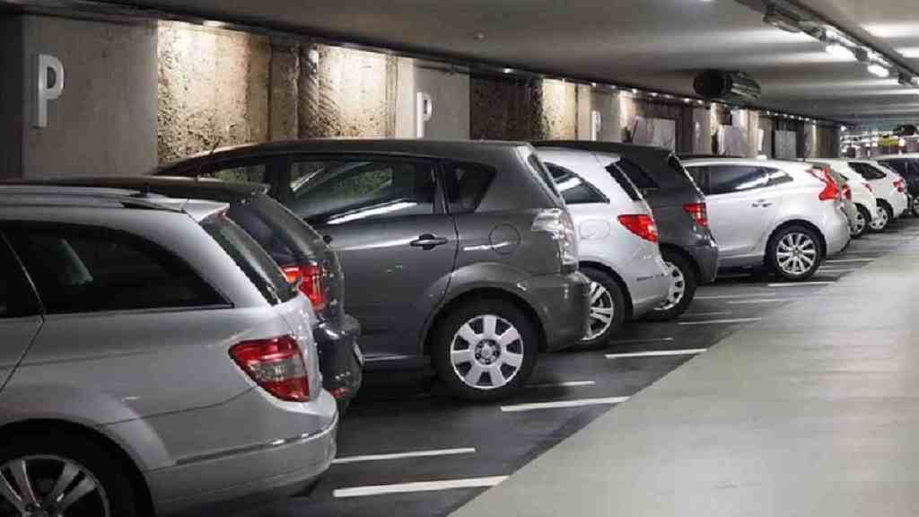 Thane, traffic congestion, illegal parking, new parking lots, municipal administration,