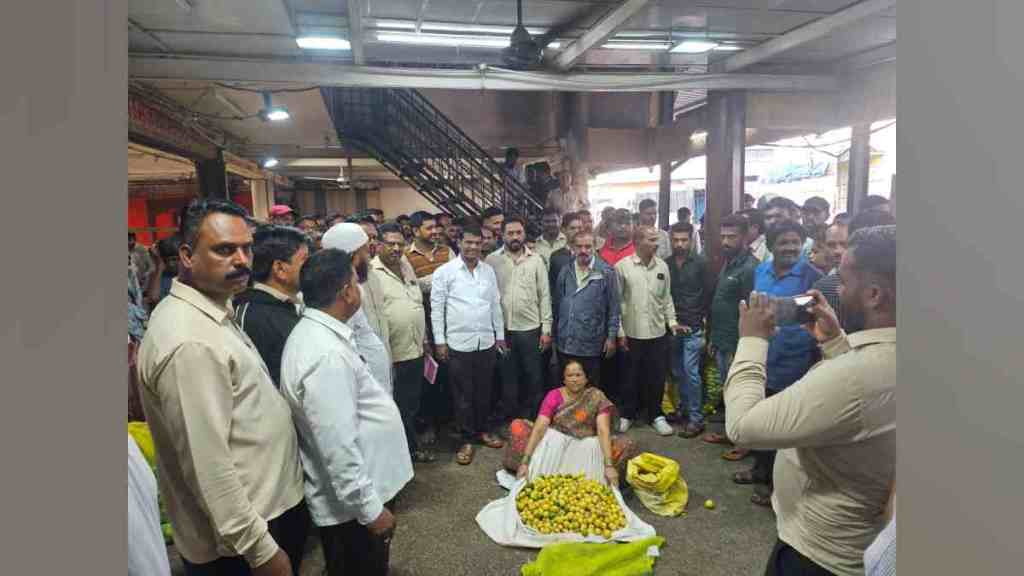 Pune, Agricultural Produce Market Committee, weighers, salary delay, weighers salary delay in pune