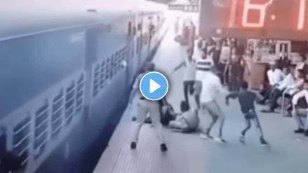 railway polic save boy and mother