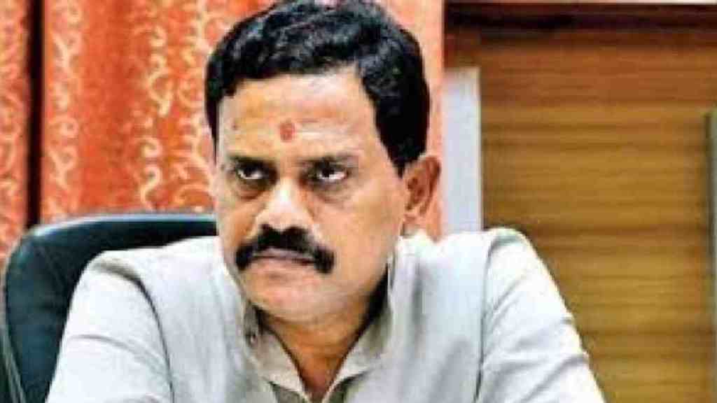 dhav Thackeray, Thane, MNS, Uddhav Thackeray s Convoy Attacked by MNS , convoy attack, Shiv Sena, Rajan Vichare, Kedar Dighe, political clash, thane news, dhav Thackeray, Thane, MNS, Uddhav Thackeray s Convoy Attacked by MNS , convoy attack, Shiv Sena, Rajan Vichare, Kedar Dighe, political clash, thane news,