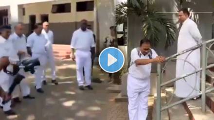 viral video shows Former students celebrate reunion uniquely viral video shows Former students celebrate reunion uniquely