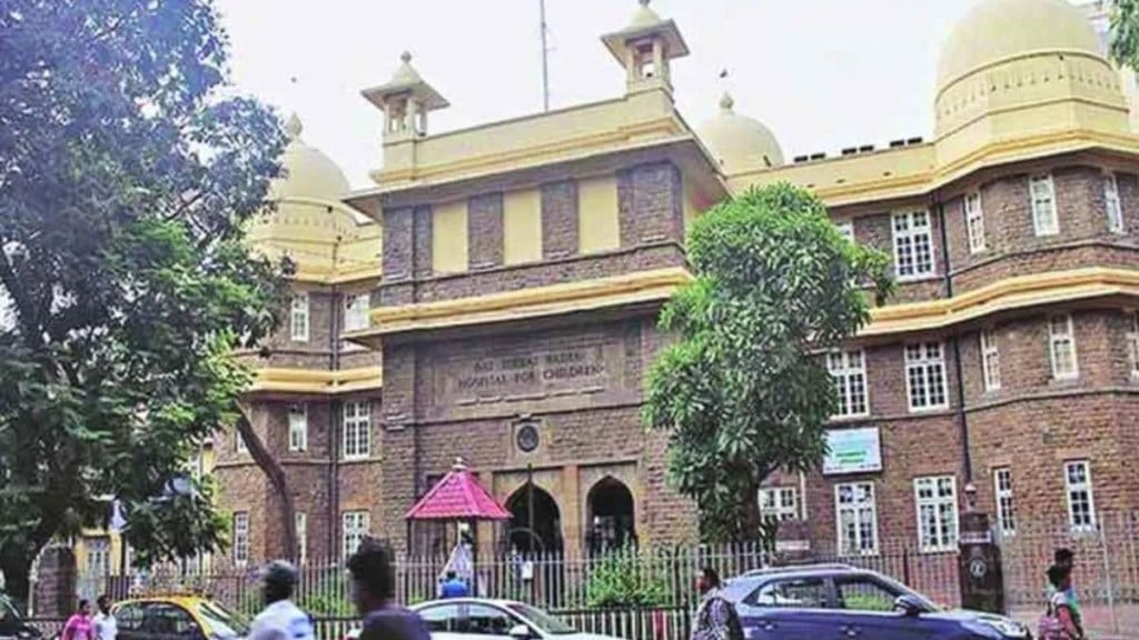 Doctors of Paral Wadia Hospital succeeded in removing a tangle of hair from a 10 year old girl stomach Mumbai Doctors of Paral Wadia Hospital succeeded in removing a tangle of hair from a 10 year old girl stomach Mumbai