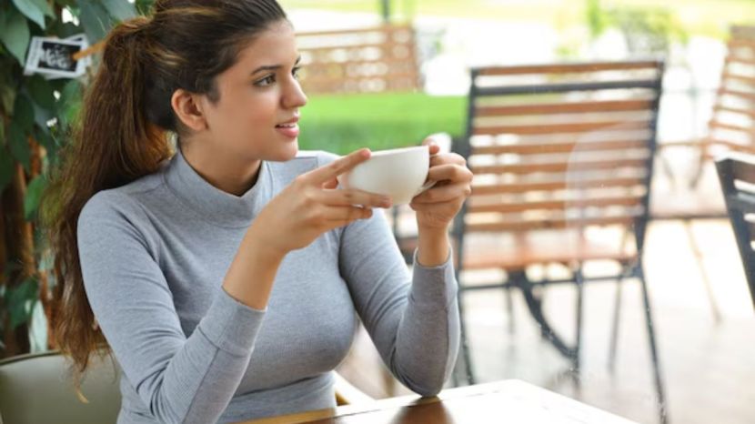 how drinking tea regularly may reduce the risk of heart attacks