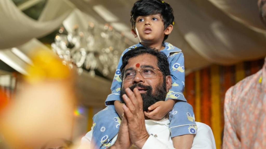 Eknath Shinde with Grand Son Rudransh Eknath Shinde with Grand Son Rudransh