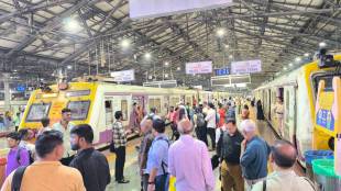 Mumbai Local Service Affected due to Heavy Rain