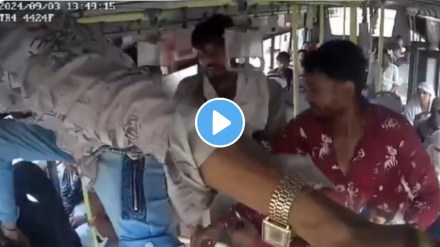 Viral video beating of two people in a moving bus video of incident happening in bhopal shocking video