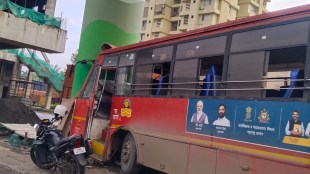 ST mahamandal bus hit a metro pole in Owla area of Ghodbunder thane