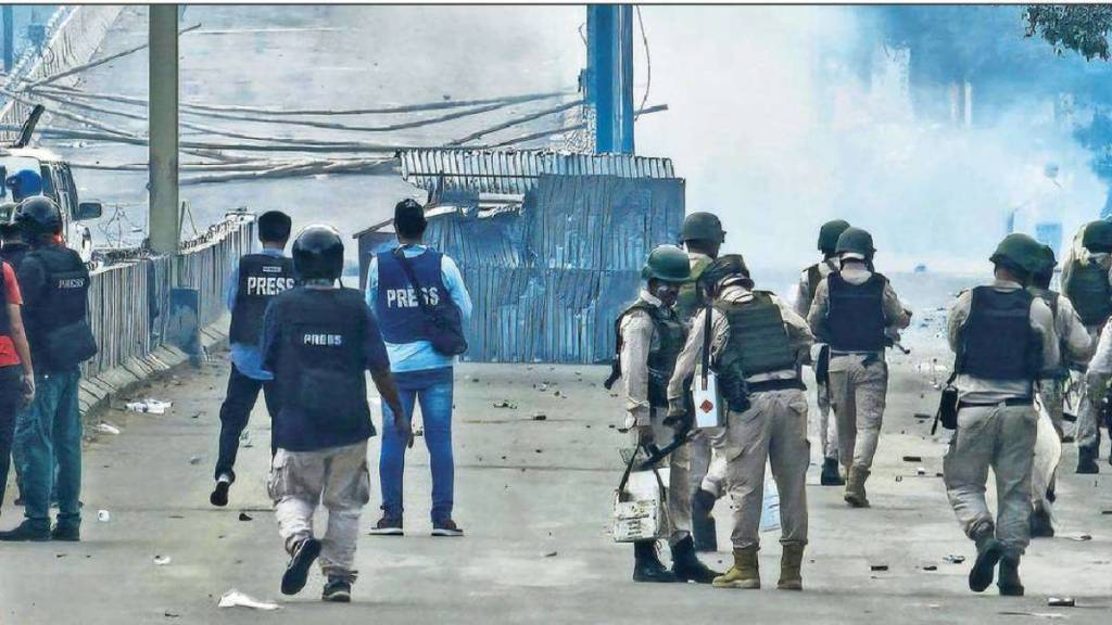 fresh violence erupts in manipur fresh violence erupts in manipur