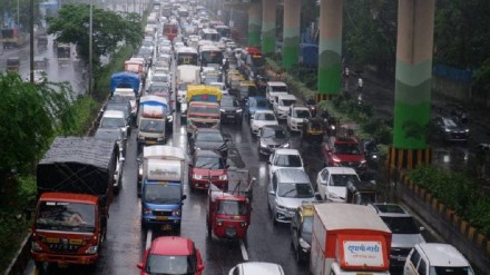 Road traffic in Mumbai collapsed, Mumbai rain,