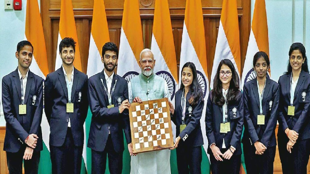 Prime Minister Narendra Modi met gold medal winners in Chess Olympiad sport news