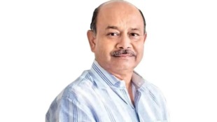 Radhakishan Damani is Share broker with different ideas