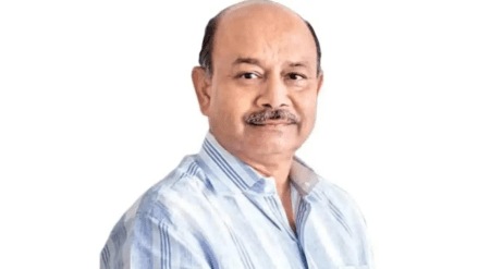 Radhakishan Damani is Share broker with different ideas