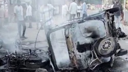 Dispute between two groups in Hariharpeth area of June shahar akola Dispute between two groups in Hariharpeth area of June shahar akola