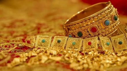 nagpur day before Dhantrayodashi gold prices fell but surged on Dhantrayodashi