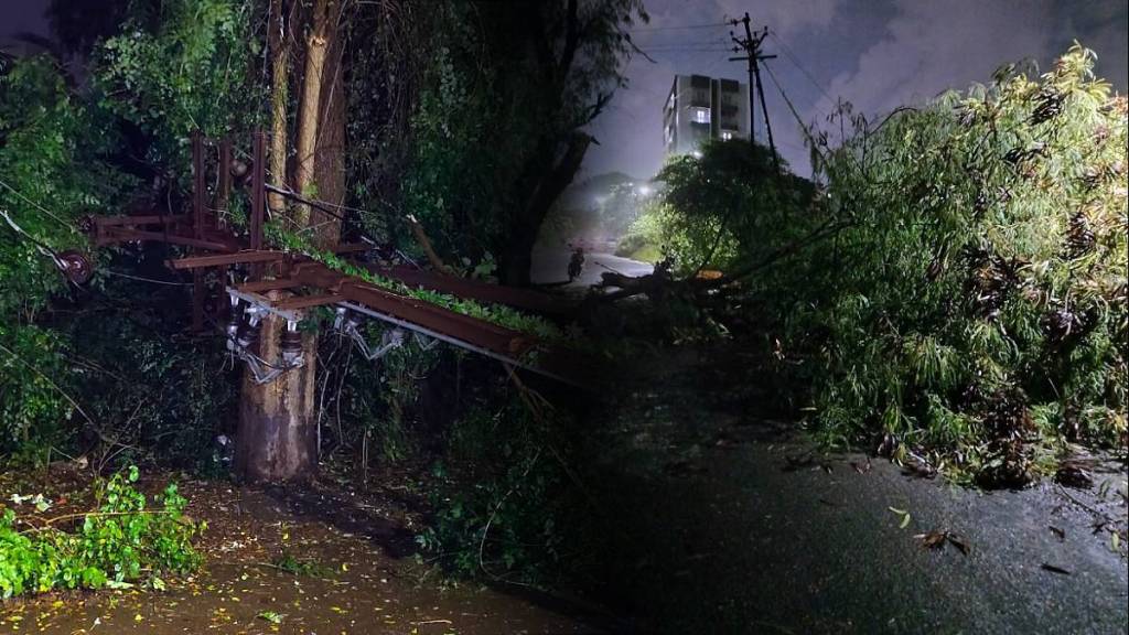 Mahavitarans power distribution system is being affected by stormy windslightning and rain Mahavitarans power distribution system is being affected by stormy windslightning and rain