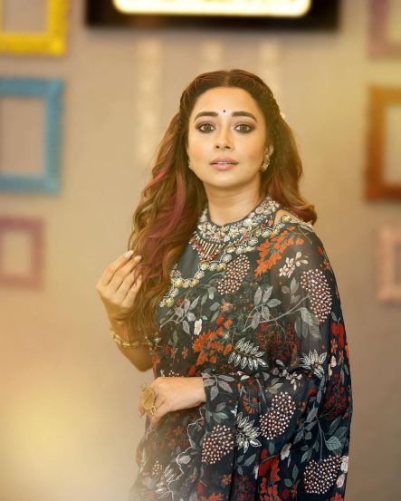 Tina Datta Durga Puja 2024