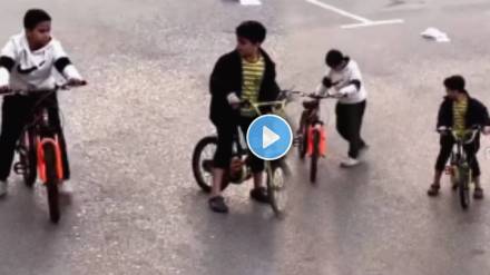 Viral Video Shows Friendship Between Two Friends Viral Video Shows Friendship Between Two Friends