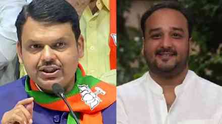 Zeeshan Siddique Meets Devendra Fadnavis Zeeshan Siddique Meets Devendra Fadnavis