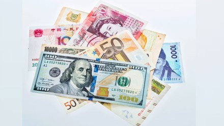 चीन, जपान आणि स्वित्झर्लंडनंतर ७०० अब्ज डॉलरची परकीय गंगाजळी असणारी भारत ही जगातील चौथी अर्थव्यवस्था आहे. चीन, जपान आणि स्वित्झर्लंडनंतर ७०० अब्ज डॉलरची परकीय गंगाजळी असणारी भारत ही जगातील चौथी अर्थव्यवस्था आहे.