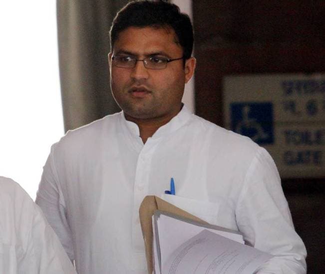 Ashok Tanwar Education