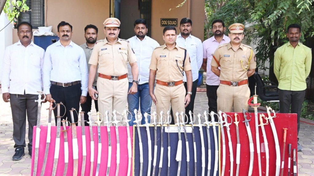 A large stockpile of swords koyta seized in Akkalkot crime news A large stockpile of swords koyta seized in Akkalkot crime news