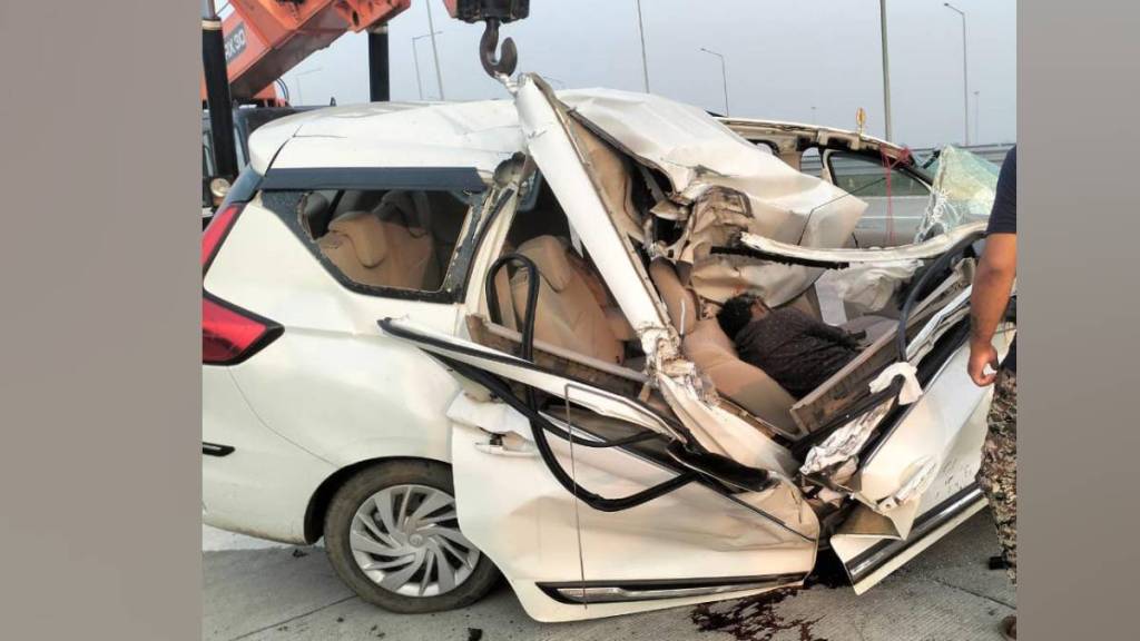 terrible accident occurred today on Samriddhi Highway in Karanja Washim district terrible accident occurred today on Samriddhi Highway in Karanja Washim district