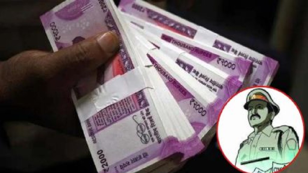 Two policemen arrested for kidnapping and demanding ransom nagpur Two policemen arrested for kidnapping and demanding ransom nagpur