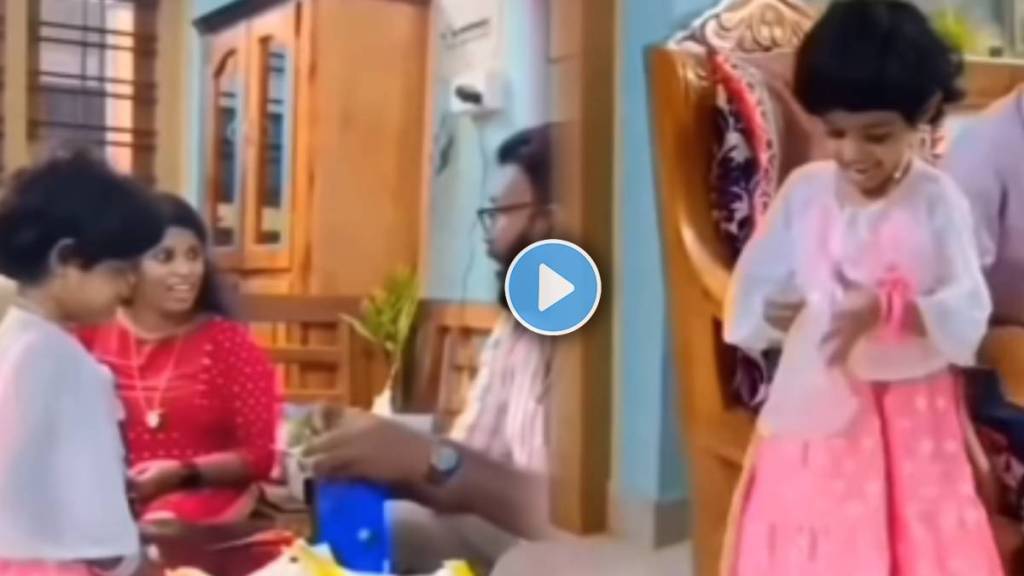 Little girl Happiness to burst the bubble wrap Little girl Happiness to burst the bubble wrap