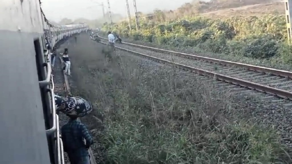 Vasai Diva railway line, traffic disrupted, Vasai Diva railway line, traffic disrupted,