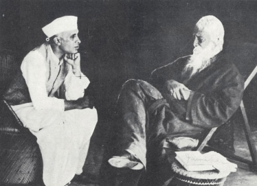 Nehru with Indian Nobel-prize-winning poet Rabindranath Tagore in 1936