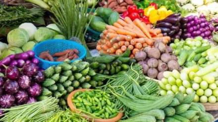 Fruit and vegetable arrivals in wholesale market increased slightly compared to last week
