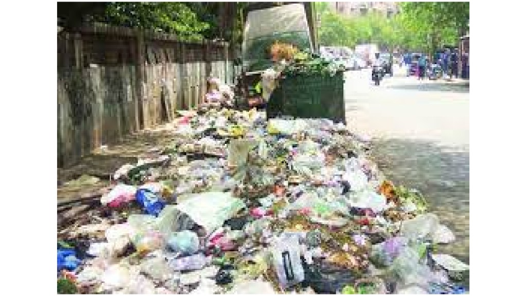 Garbage piles up in various places in the city due to the recruitment of election workers Mumbai news Garbage piles up in various places in the city due to the recruitment of election workers Mumbai news