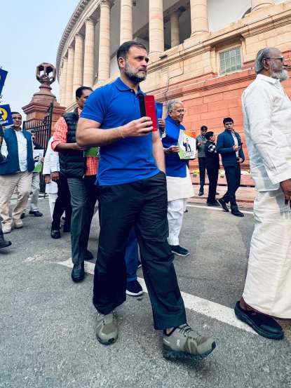 india alliance leaders protested against home minister amit shah statement about b r ambedkar