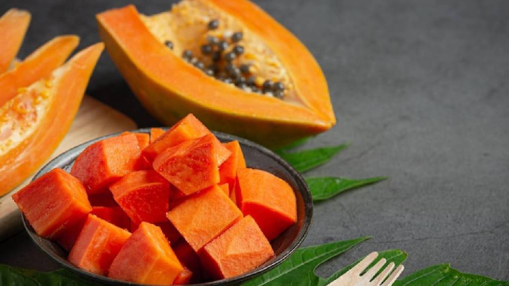 Benefits of Eating Papaya in Winter Benefits of Eating Papaya in Winter