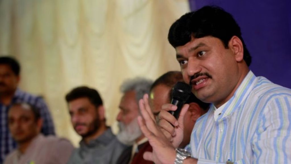 Nagpur issue of Massajog Sarpanch Santosh Deshmukhs murder case Dhananjay Munde