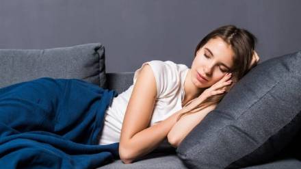 benefits of eating saunf before bed