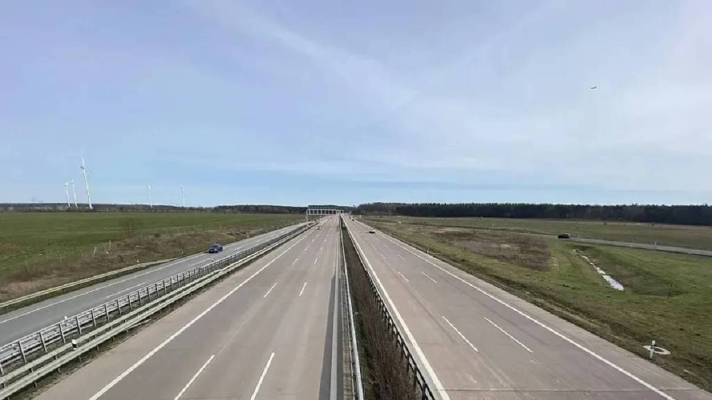 mumbai northern side of Thane Khadi Bridge 3 opens in March and Mumbai Pune expressway link nears completion