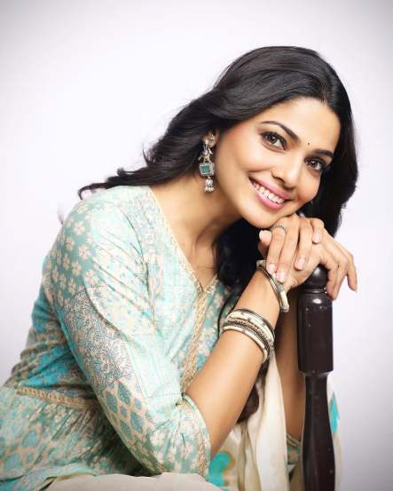 Pooja Sawant Yellow Saree Look